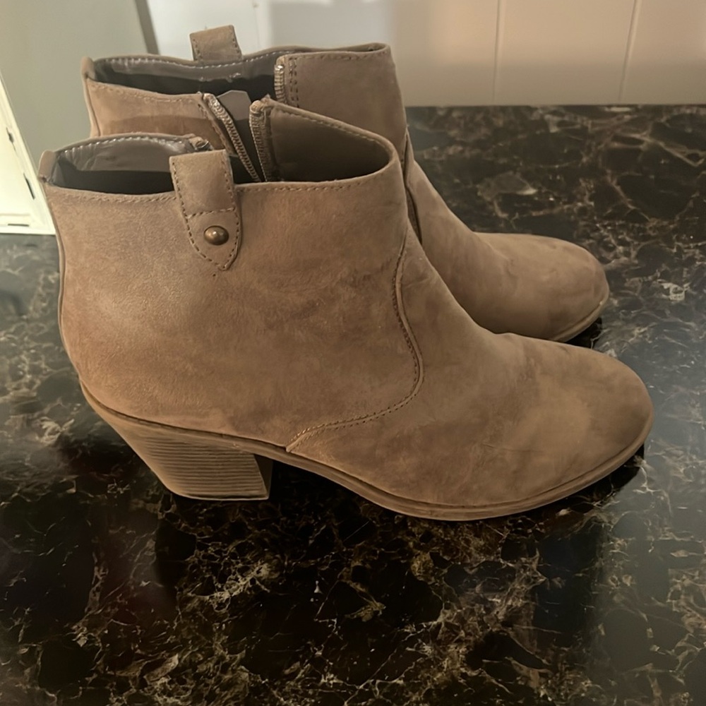 Jessica Cline short boots